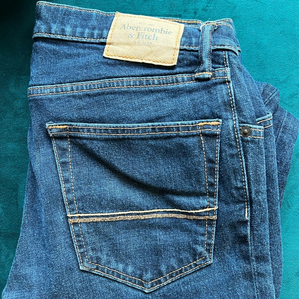 Abercrombie & Fitch 33 x 32. Blue jeans